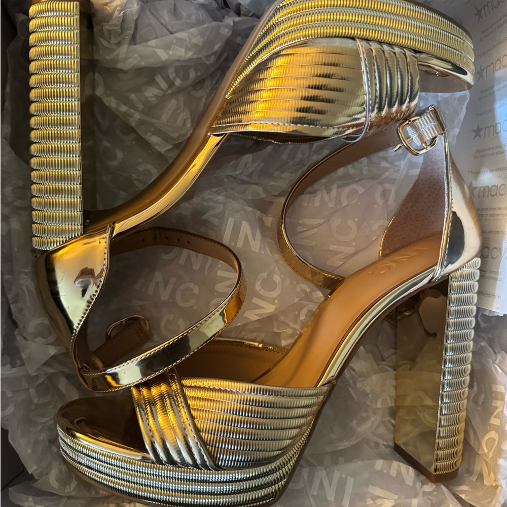 INC International Concepts Gold Namira Platform Heels sz 9